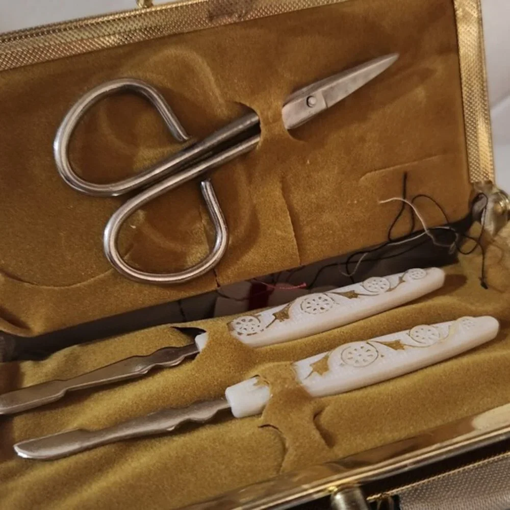 Vintage Vanity Set sewing Tools Etui Case Gold Trim Red Green Stripe‎
